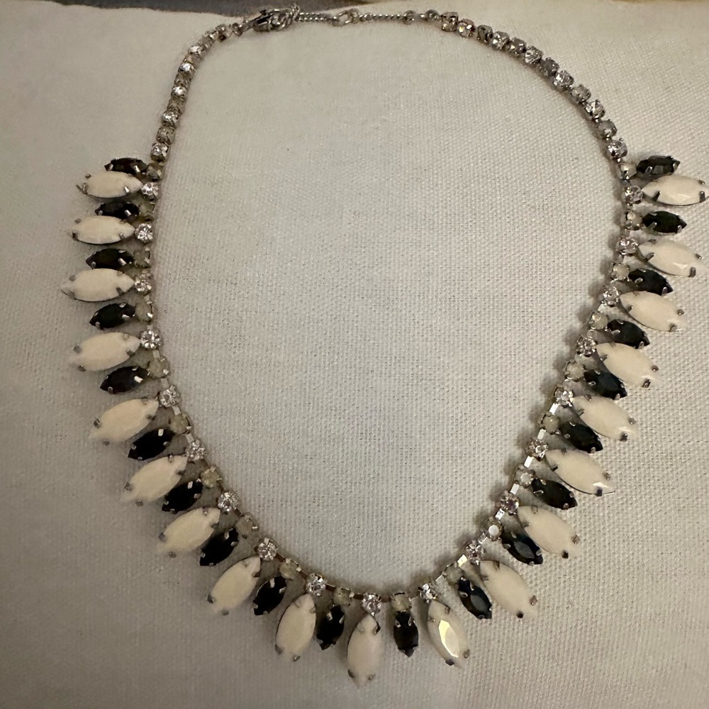 Fashion necklace, excellent condition
